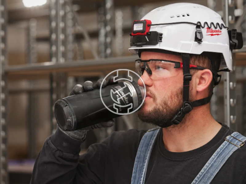 Milwaukee Packout kulacs 710 ml Fekete