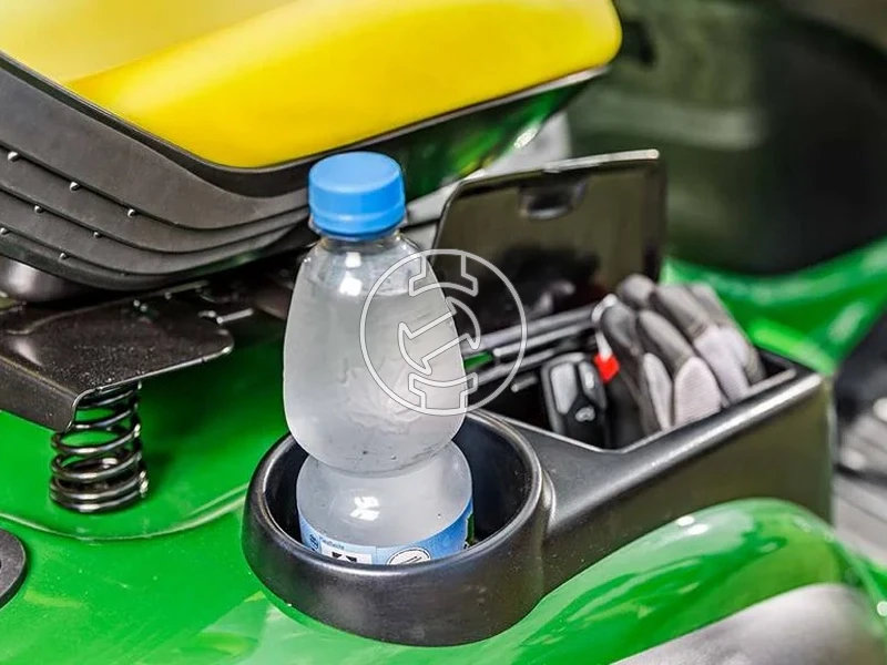 John Deere X167R benzinmotoros fűnyíró traktor