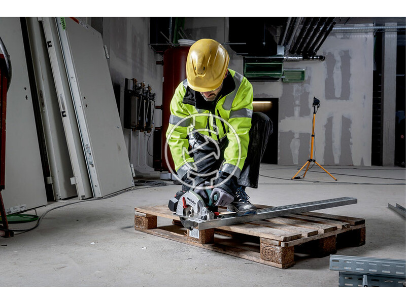 600771700 mks_18_ltx_58_600771700_akkus_fem_kezi_korfuresz_4