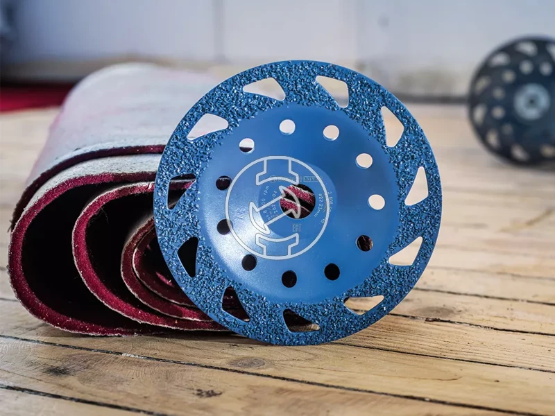 Bosch EXPERT keményfémszemcsés fazékkorong durva,ferde,180 mm