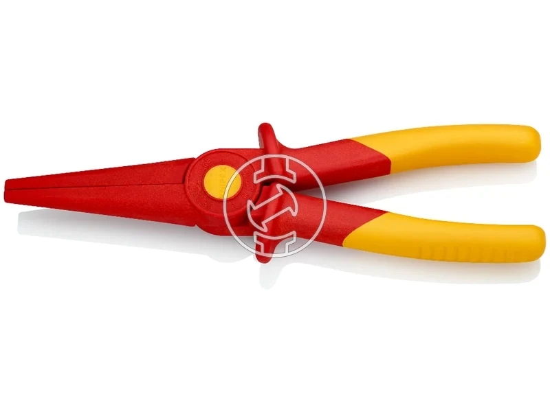 Kép: PLIERS FROM PLASTICS.webp