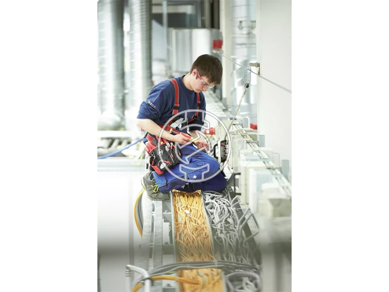 Wiha LiftUp szigetelt multibit csavarhúzó SB 2831-09020