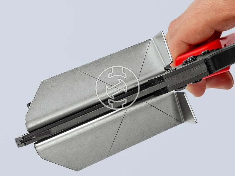 Kép: SHEARS FOR CABLE DUCT.webp