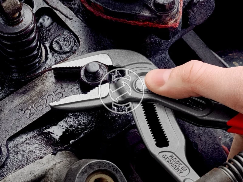 Kép: SLIM COBRA WATER PUMP PLIERS.webp