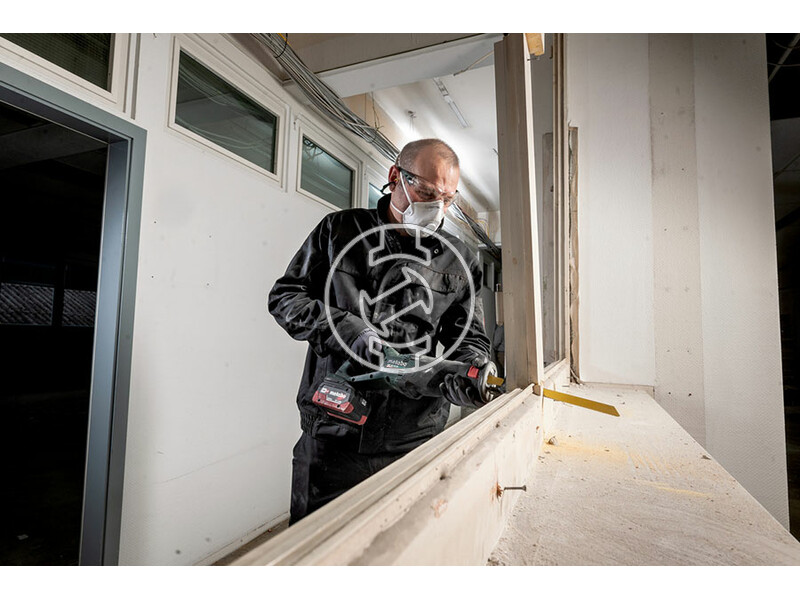 602267650 sse_18_ltx_bl_602267650_akkus_kardfuresz_2