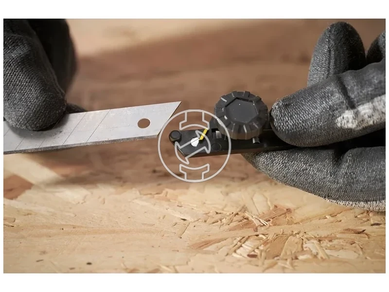 Kép: Stanley FatMax FMHT10592-0 tapeta vago 18 mm_31.webp