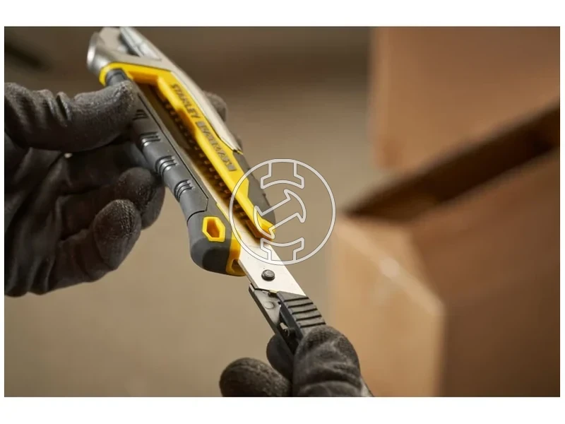 Kép: Stanley FatMax FMHT10594-0 tapeta vago 18 mm_5.webp