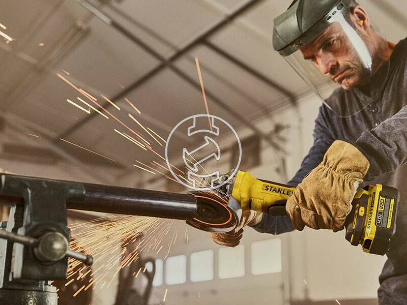 Stanley FatMax SFMCG700M2K-QW akkus sarokcsiszoló