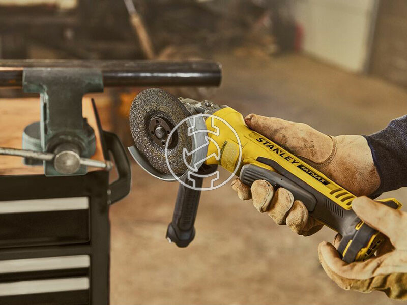 Stanley FatMax SFMCG700M2K-QW akkus sarokcsiszoló