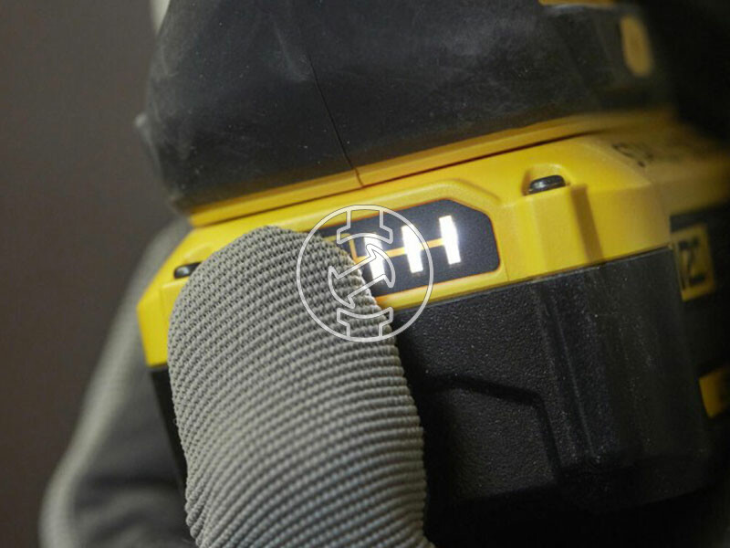 Stanley FatMax SFMCH900B-XJ akkus fúrókalapács (akku és töltő nélkül)