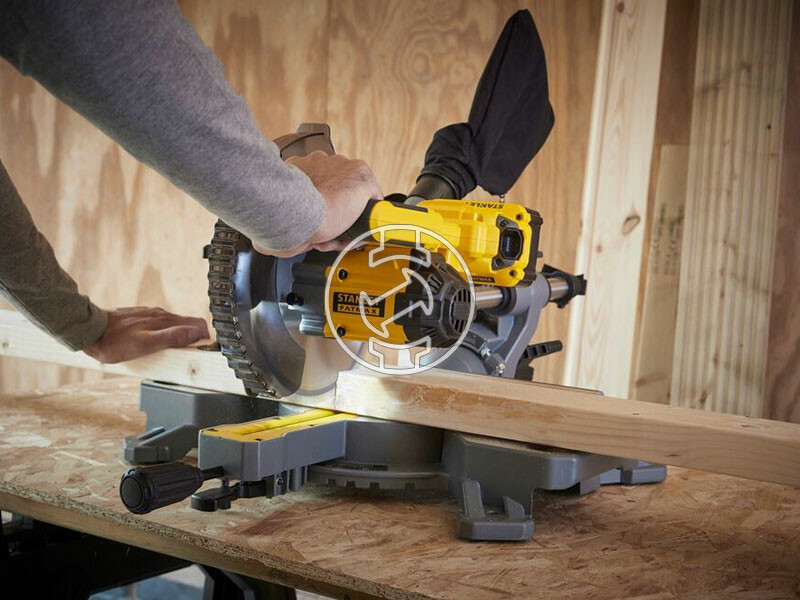 Stanley FatMax SFMCS701M1-QW akkus gérvágó