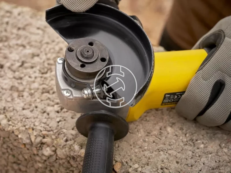 Stanley FMEG225VS Fatmax elektromos sarokcsiszoló 1100W