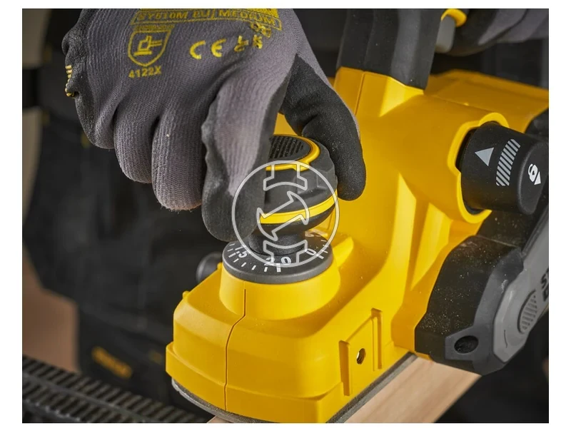 Kép: Stanley SFMCW300B-XJ akkus gyalu V20_8.webp