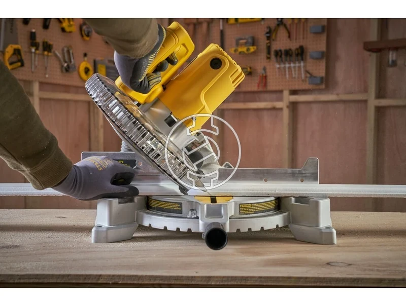 Kép: Stanley SM1650-QS elektromos gervago 1650 W 254 mm_5.webp