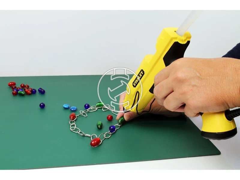 Kép: Stanley STHT6-70417 elektromos ragasztopisztoly 95 W_4.webp