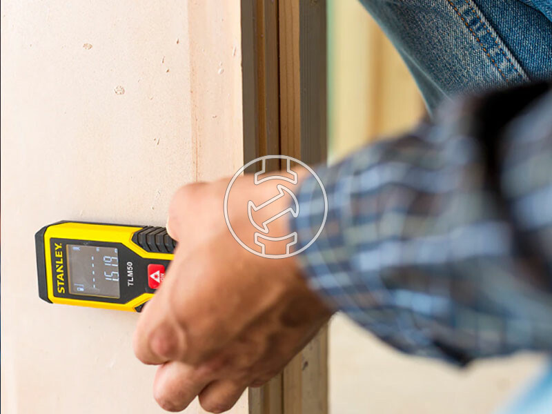 Stanley TLM50 távolságmérő