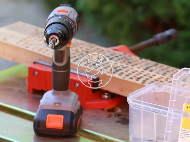 Kép: Sthor 78983 akkus furocsavarozo tokmanyos 18 V 13 Ah akku tolto.webp