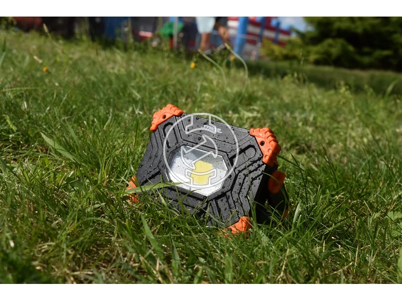 Kép: Sthor 82870 hordozhato akkus LED reflektor 10 W 1000 lm.webp