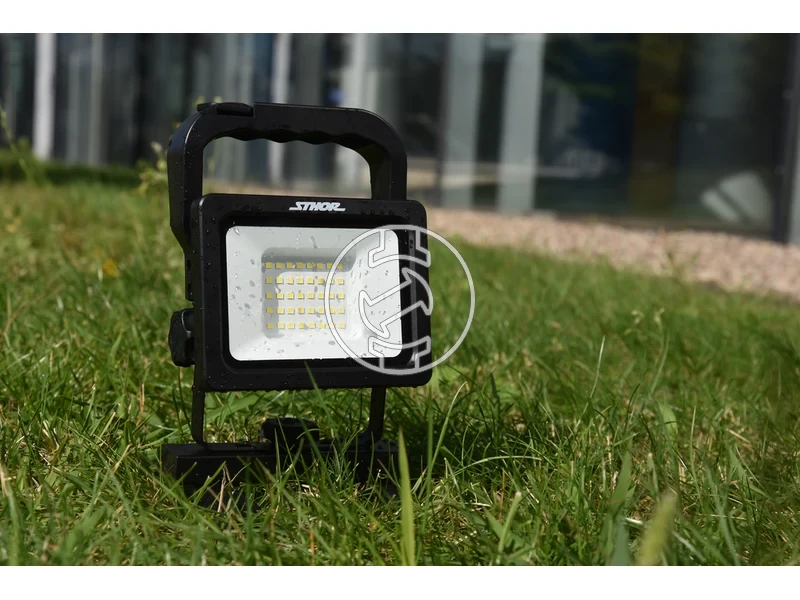 Kép: Sthor 82882 hordozhato akkus LED reflektor 20 W 2000 lm.webp