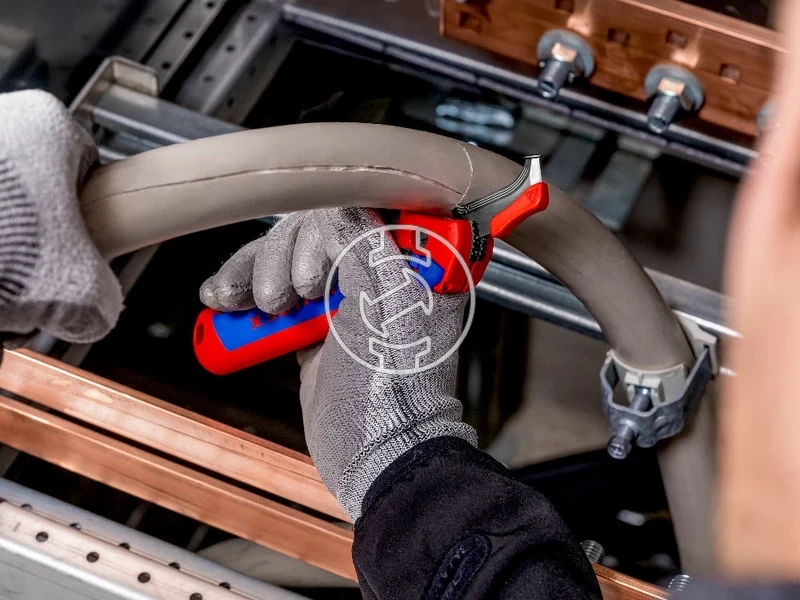 Kép: Stripping knife with guide shoe.webp