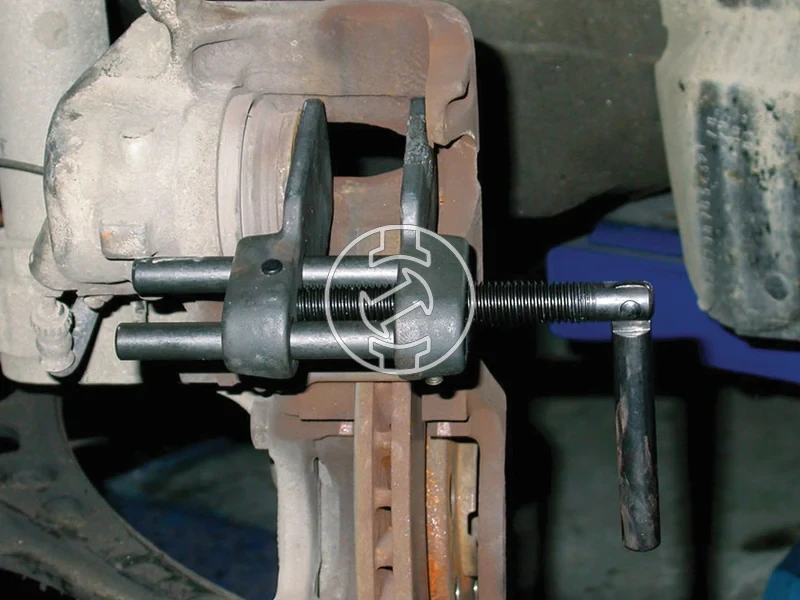 Kép: Tarcsafek-dugattyu osszenyomo.webp