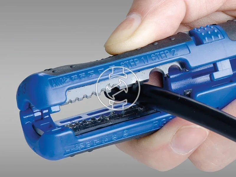 Kép: Tobbcelu kabelcsupaszito 67B2-05.webp