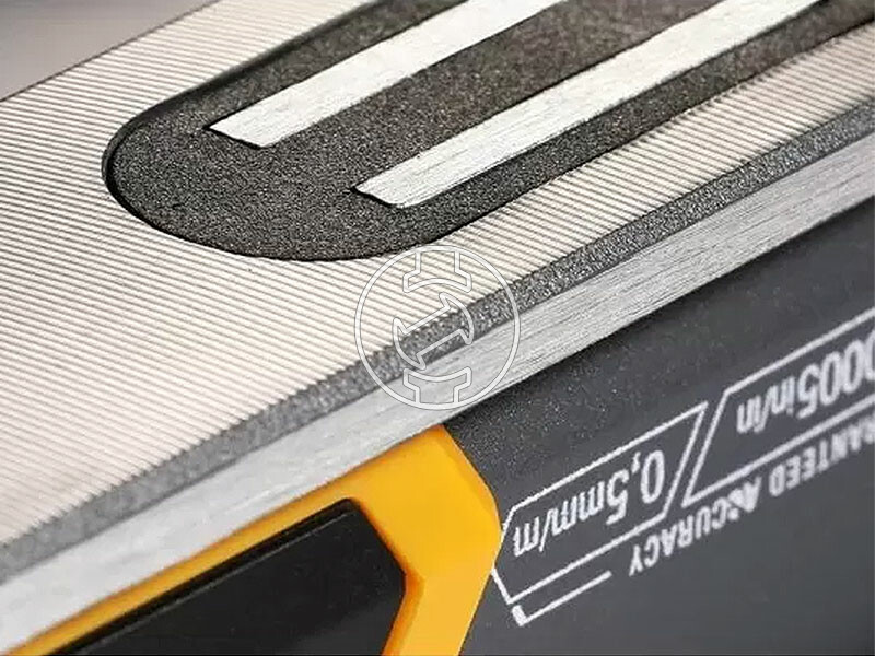 Toughbuilt 120 cm mágneses vízmérték