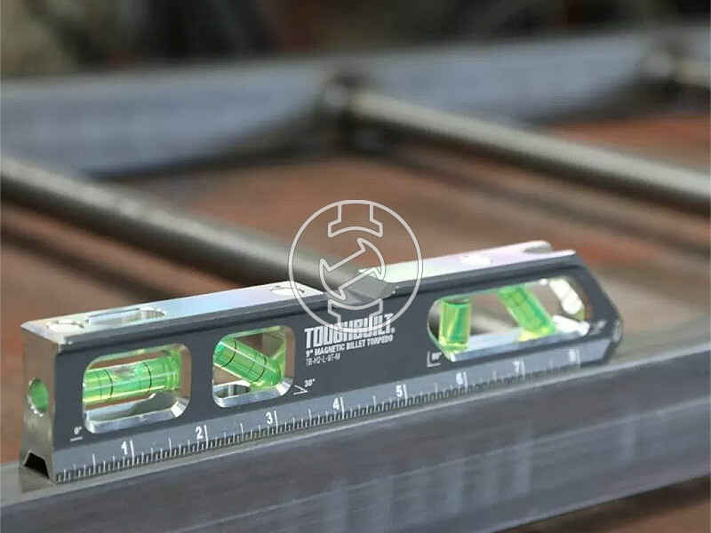 Toughbuilt 23cm Torpedo mágneses vízmérték