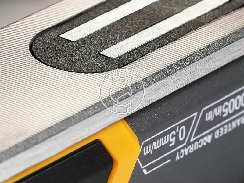 Toughbuilt 60 cm mágneses vízmérték