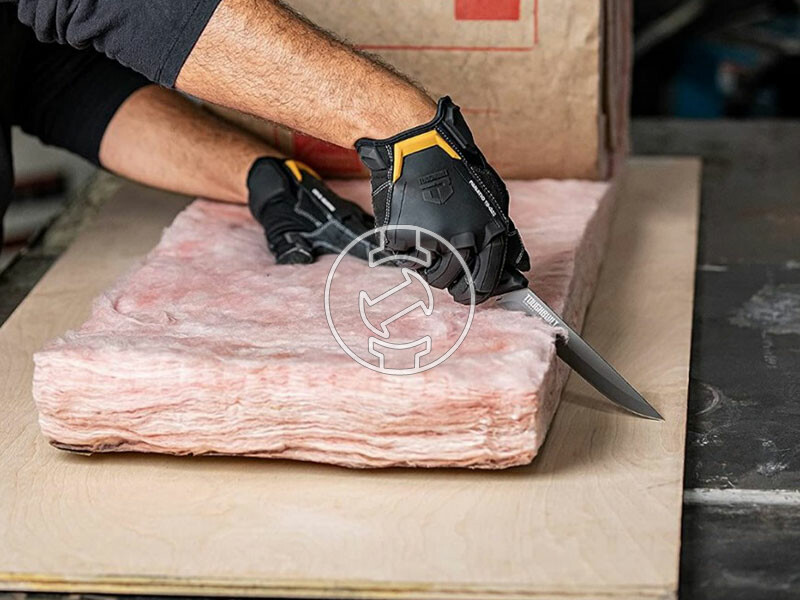 Toughbuilt szigetelőanyag vágó fix pengéjű kés tokban