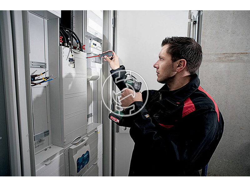 600368000 ula_144_18_led_600368000_akkus_kezilampa_1