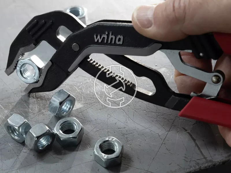 Kép: Water pump pliers QuickFix Classic 180mm.webp