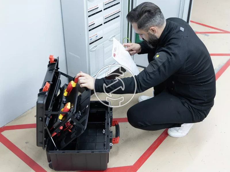 Wiha XL II szerszámosláda