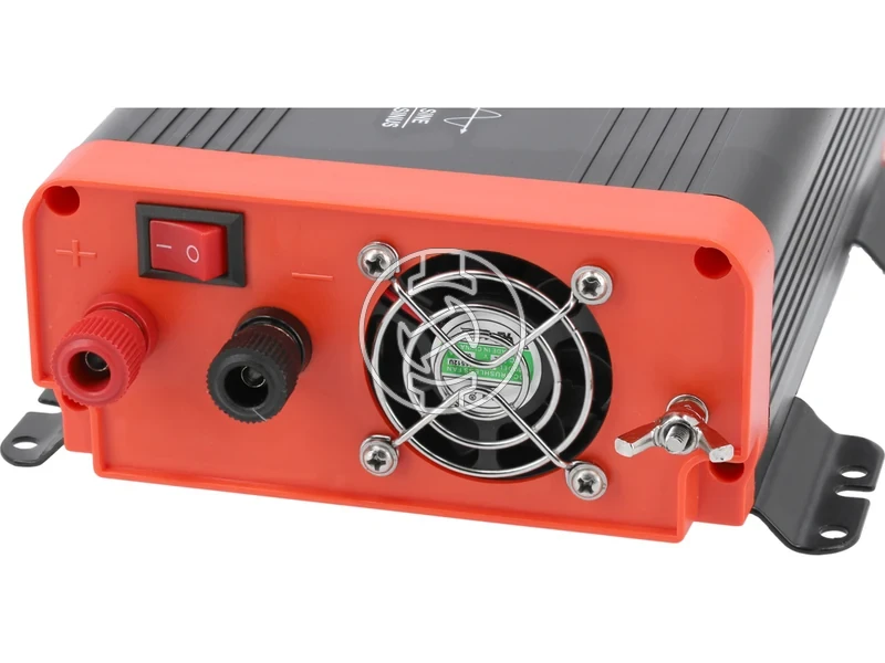 Kép: Yato akkumulator konverter 12 V230 V 300 W.webp