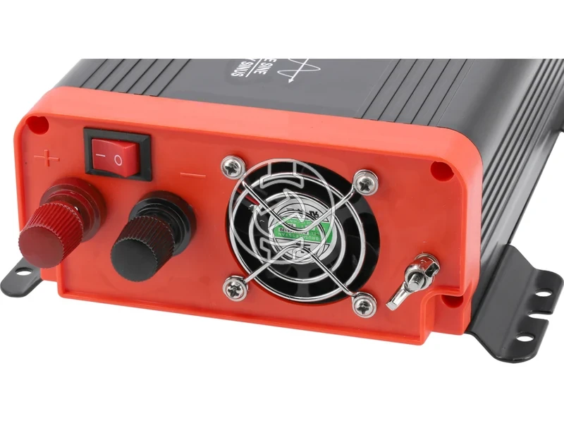 Kép: Yato akkumulator konverter 12 V230 V 600 W.webp