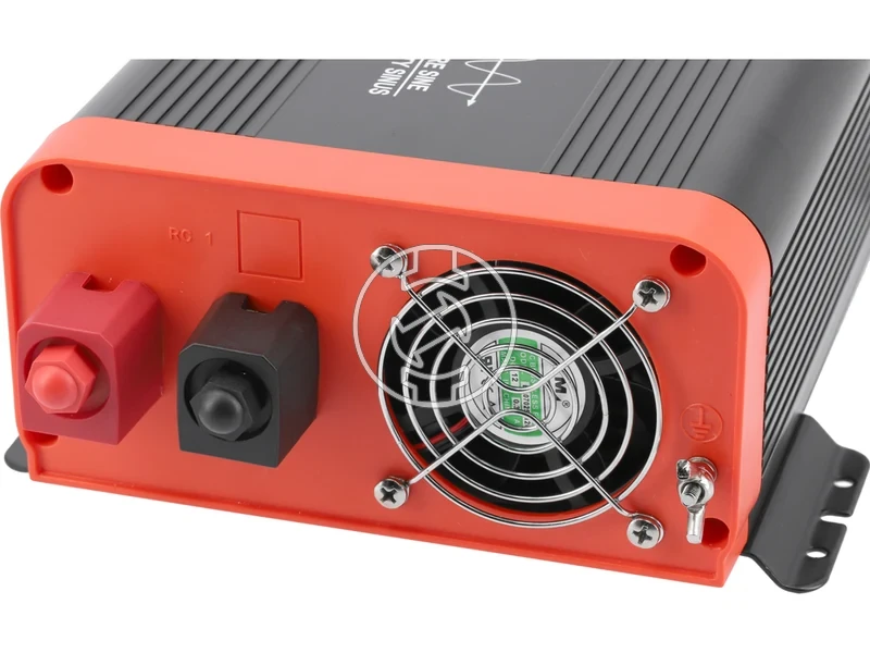 Kép: YATO Inverter 12 V 230 V max 1000 W.webp