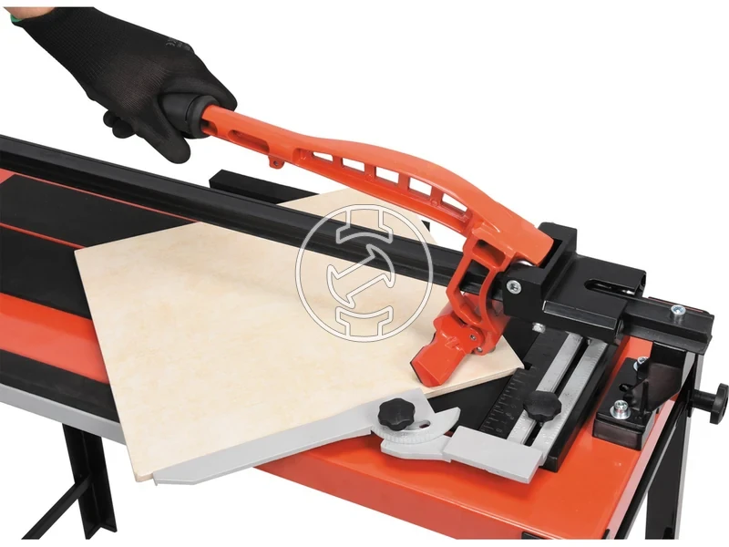 Kép: Yato kezi csempevago 600 mm asztallal.webp