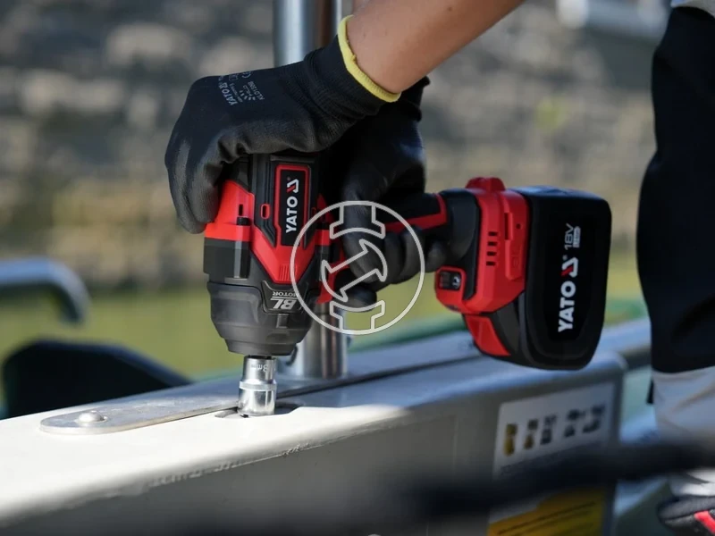 Kép: Yato YT-828071 masina de insurubat cu impact pe acumulator 18 V 12 inch 1200 Nm 4 Ah acumulator incarcator.webp