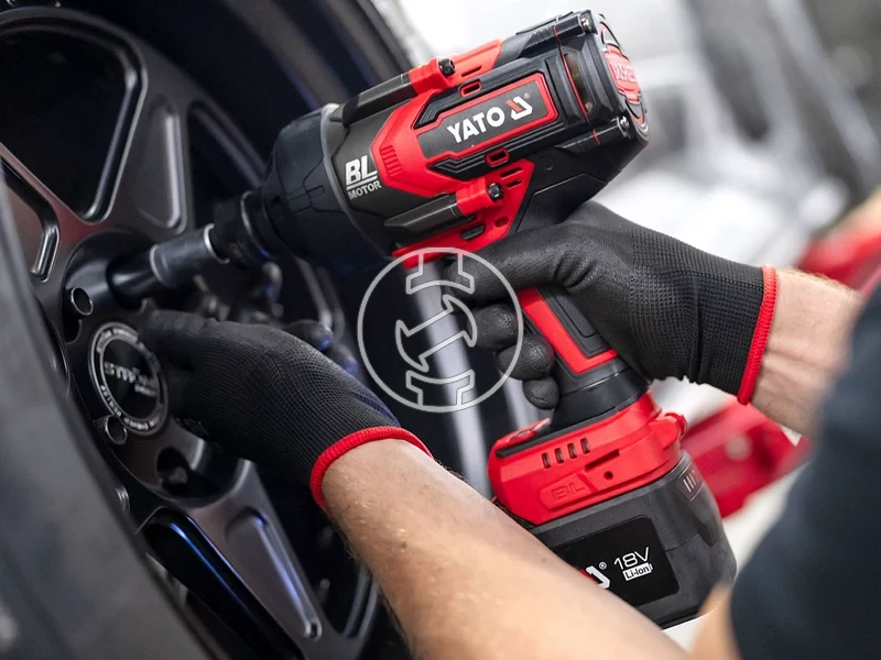 Kép: Yato YT-828073 masina de insurubat cu impact pe acumulator 18 V 34 inch 2400 Nm 6 Ah acumulator incarcator.webp