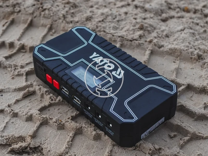 Kép: Yato YT-83082 incarcator si robot pornire auto 12000 mAh.webp