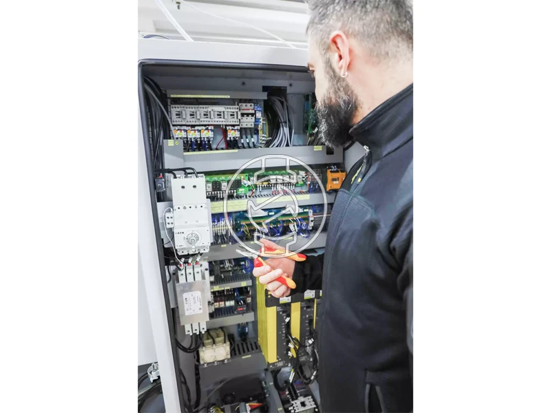 Wiha SB Professional electric szigetelt kombináltfogó 180 mm