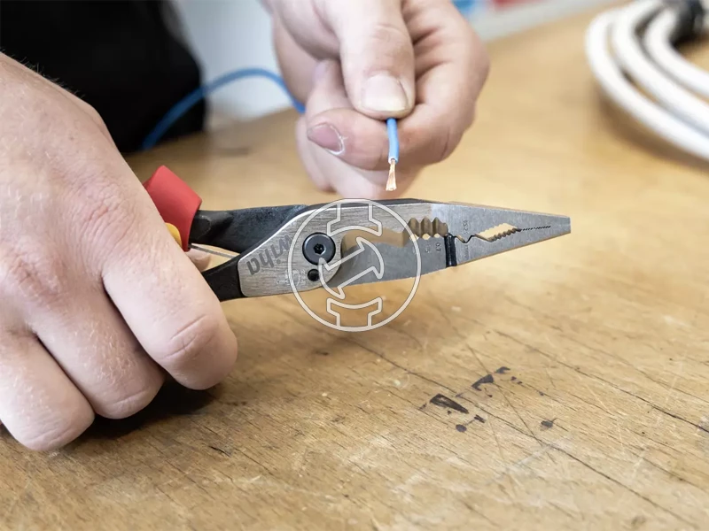 Wiha Industrial electric multifunkciós kombináltfogó 225 mm