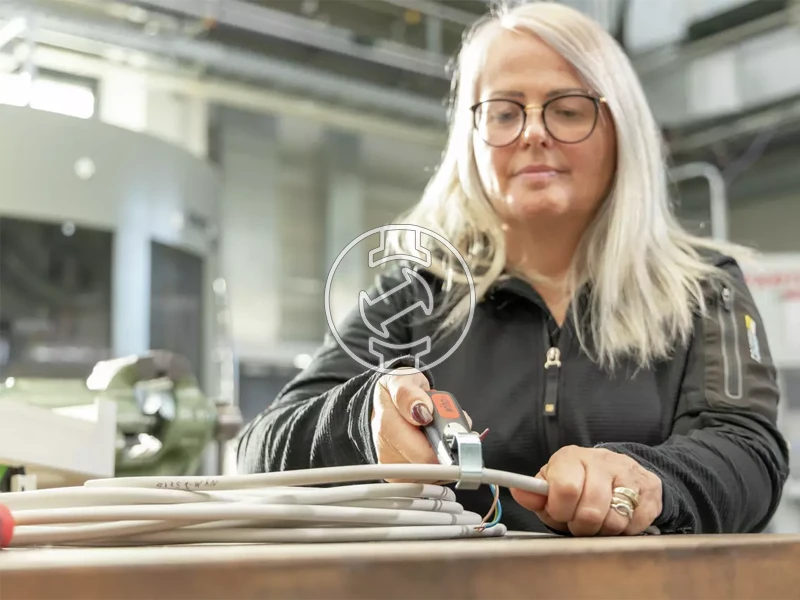 Wiha Professional electric kábelcsupaszító 4,0-28 m