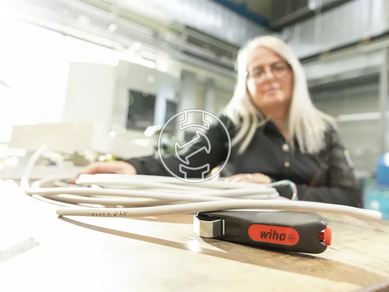 Wiha Professional electric kábelcsupaszító 4,0-28 m