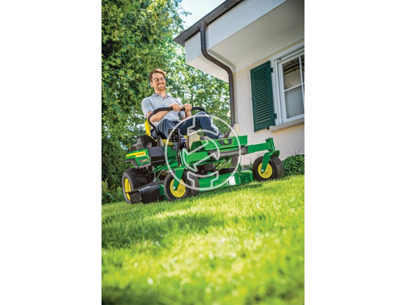 John Deere Z320M benzinmotoros fűnyíró traktor