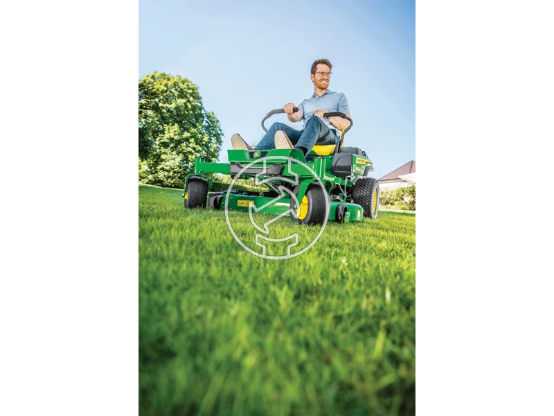 John Deere Z320M benzinmotoros fűnyíró traktor